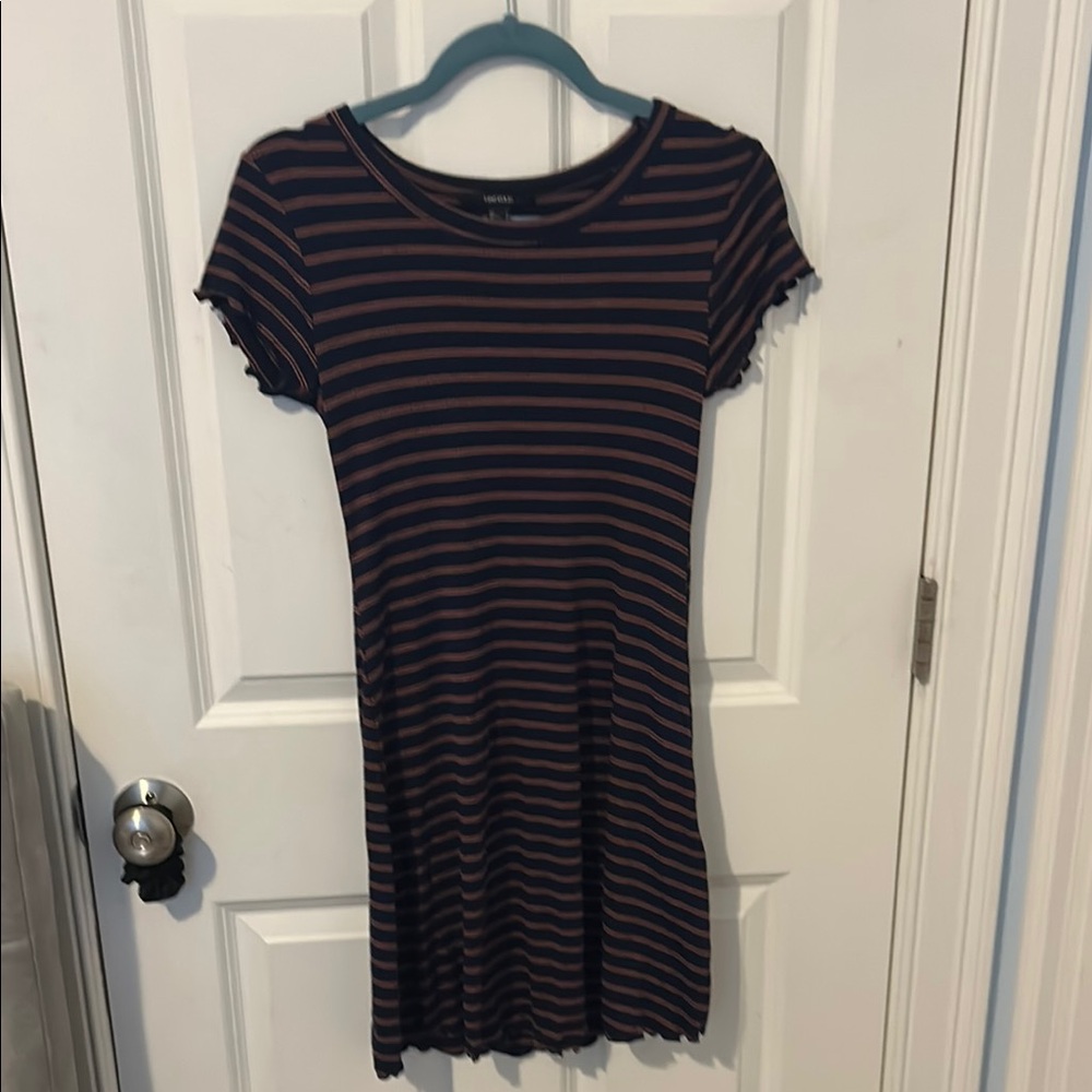 Forever 21 Navy and Tan Striped Top